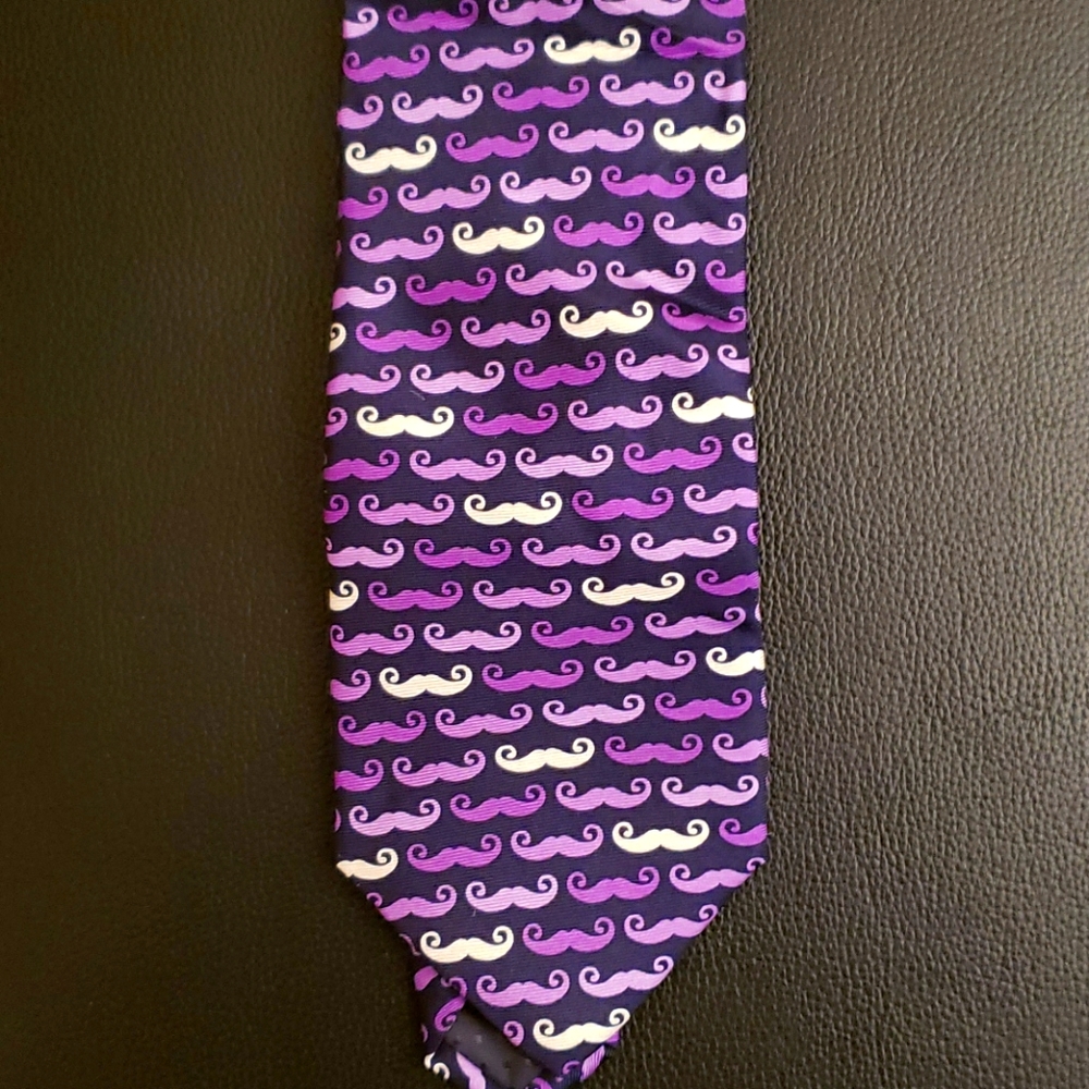 🆕️ Jos. A. Bank Tie - Picture 2 of 4